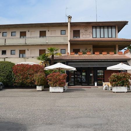 Hotel Pilotto Πεσκιέρα ντελ Γκάρντα Εξωτερικό φωτογραφία
