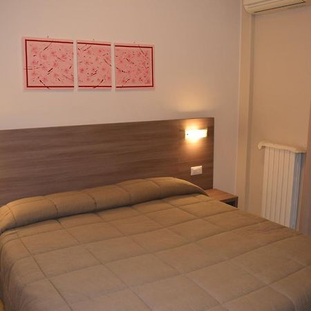 Hotel Pilotto Πεσκιέρα ντελ Γκάρντα Εξωτερικό φωτογραφία
