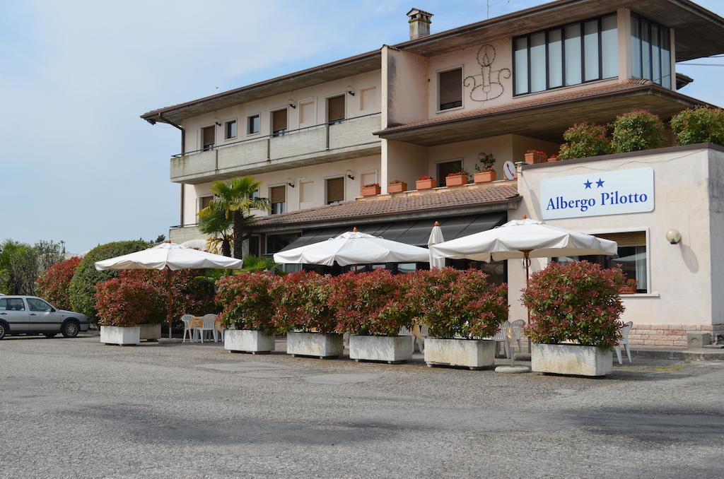 Hotel Pilotto Πεσκιέρα ντελ Γκάρντα Εξωτερικό φωτογραφία