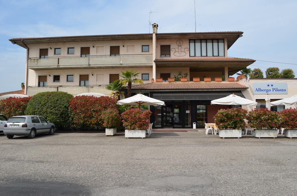 Hotel Pilotto Πεσκιέρα ντελ Γκάρντα Εξωτερικό φωτογραφία