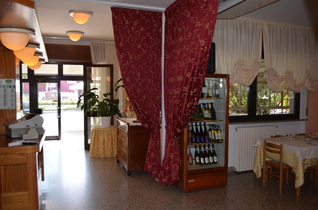 Hotel Pilotto Πεσκιέρα ντελ Γκάρντα Εξωτερικό φωτογραφία