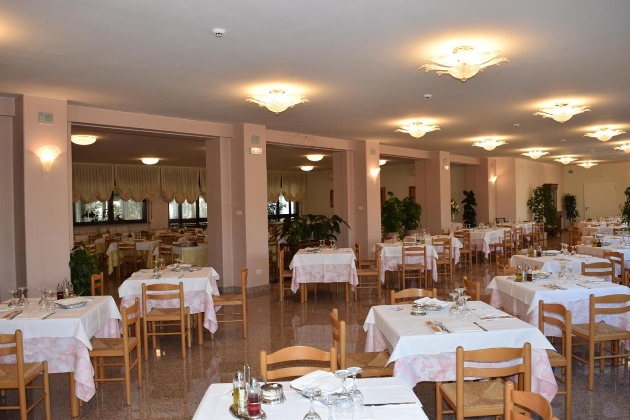 Hotel Pilotto Πεσκιέρα ντελ Γκάρντα Εξωτερικό φωτογραφία